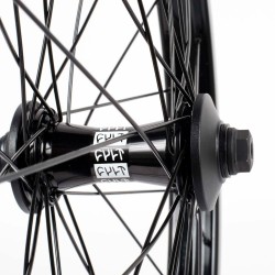 CULT Crew Front Hub, Black (with guards)